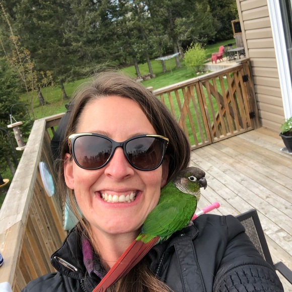 Meet your Posher, Nicole - Picture 1 of 1